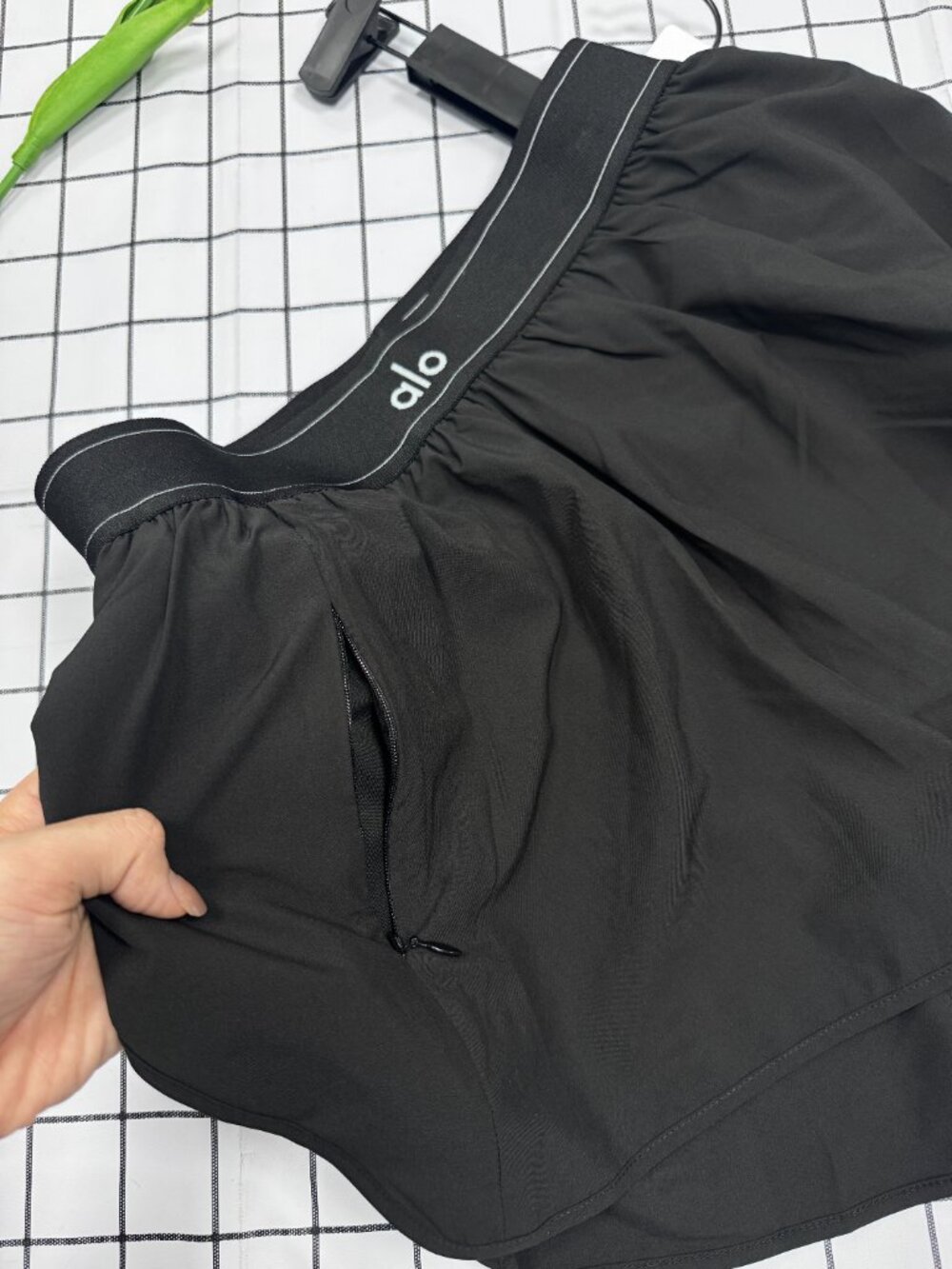 🔥 NWT ALO Yoga Match Point Shorts Black ✨ Must-Have Summer Essential - Picture 6 of 9